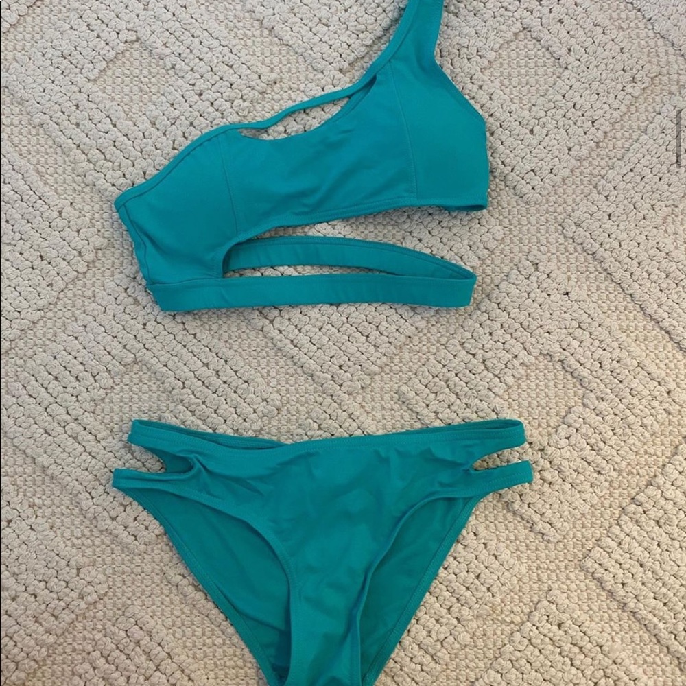 one shoulder cut-out bikini